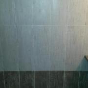 Carrelage mural salle de bain avec joints époxy