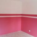 Réalisation des peintures dans une chambre d'enfant