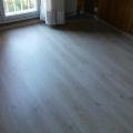 Pose de parquet dans une chambre