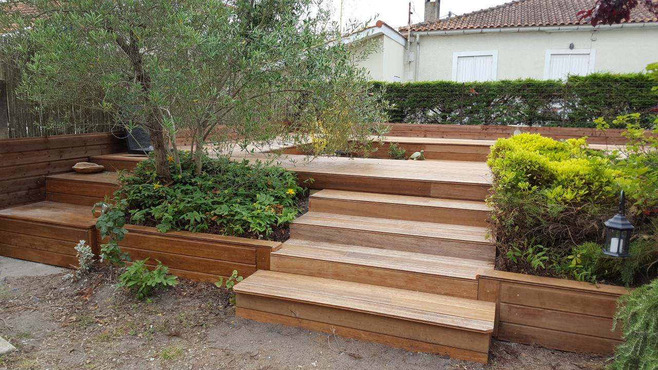 Terrasse bambou sur plusieurs niveaux