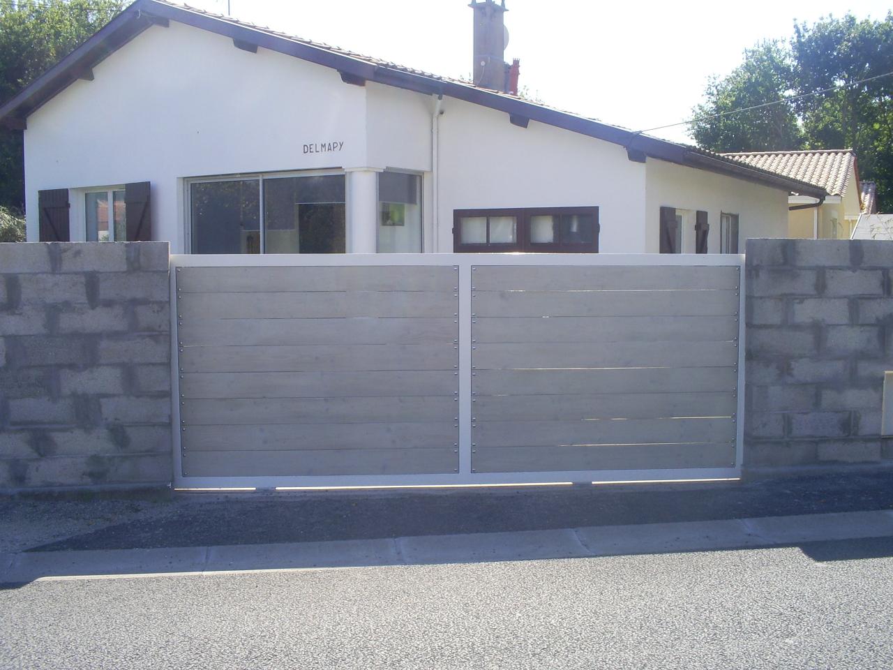 Portail coulissant sur mesure 4,5 m sur 1,6 m (vue exterieur)